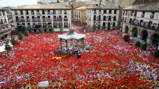 Inicio de las fiestas de Santa Ana en la Plaza de los Fueros de Tudela. Foto: Turismo de Navarra